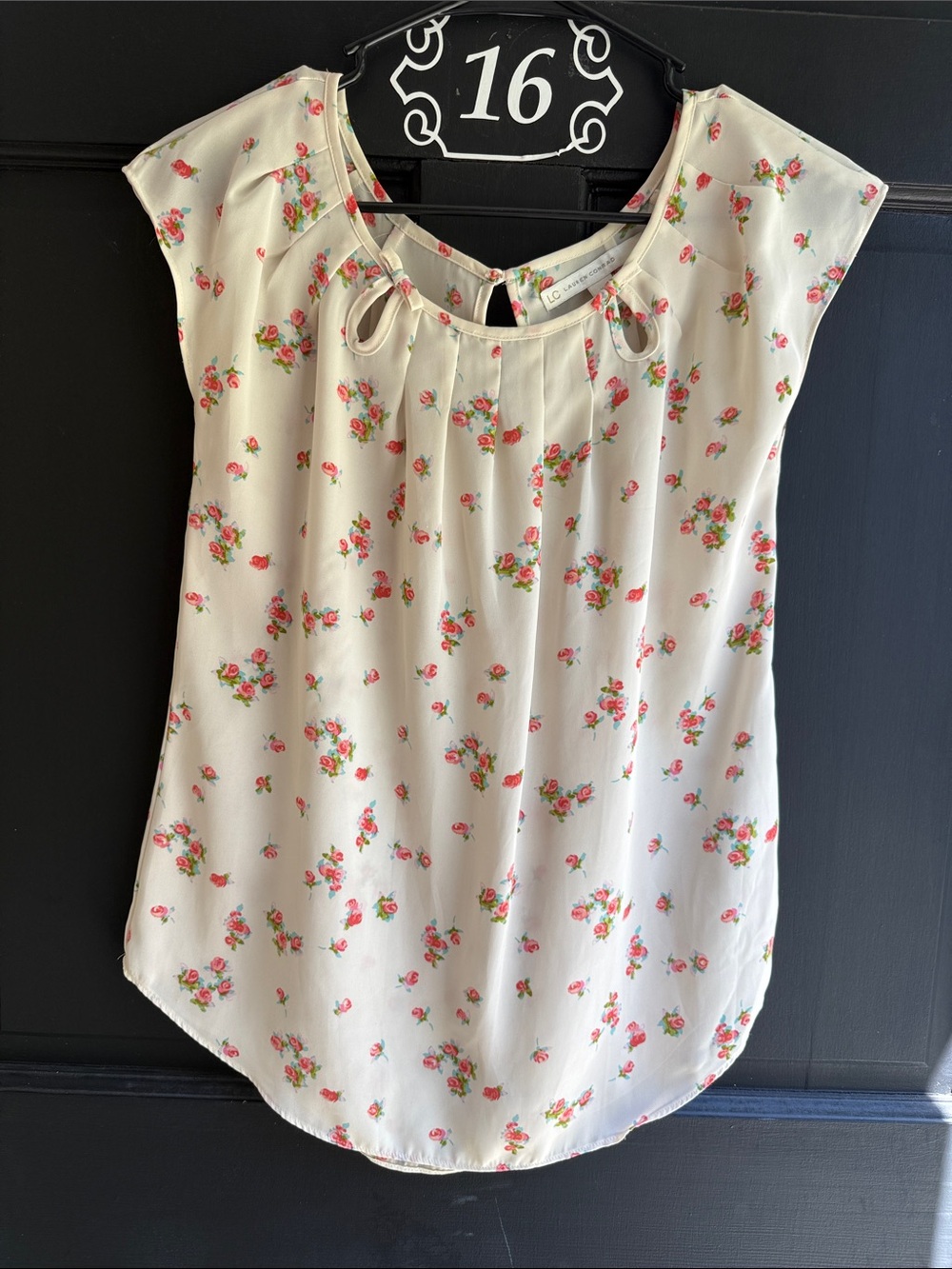 LC Lauren Conrad Cream Floral Tie-Neck Cap Sleeve Blouse